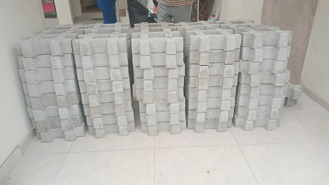 Bloques Grass FORTICEM apilados y preparados para atender un pedido