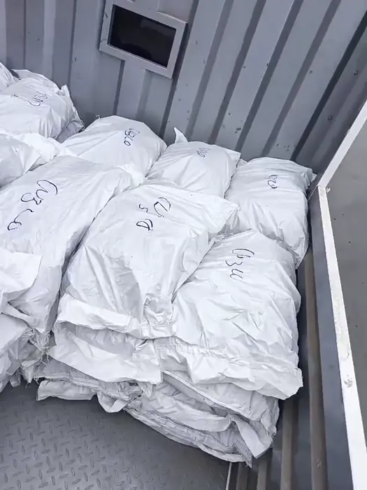 Sacos de separadores preparados dentro de un vehículo